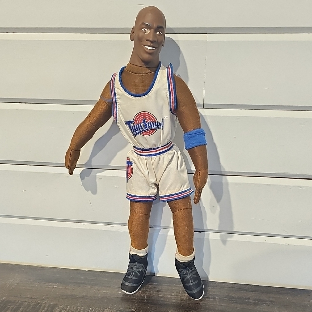 1996 Space Jam Michael Jordan stuffed figure a 12 inches